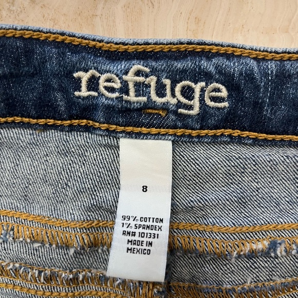 Refuge high waisted jean shorts size 8 - Picture 3 of 3